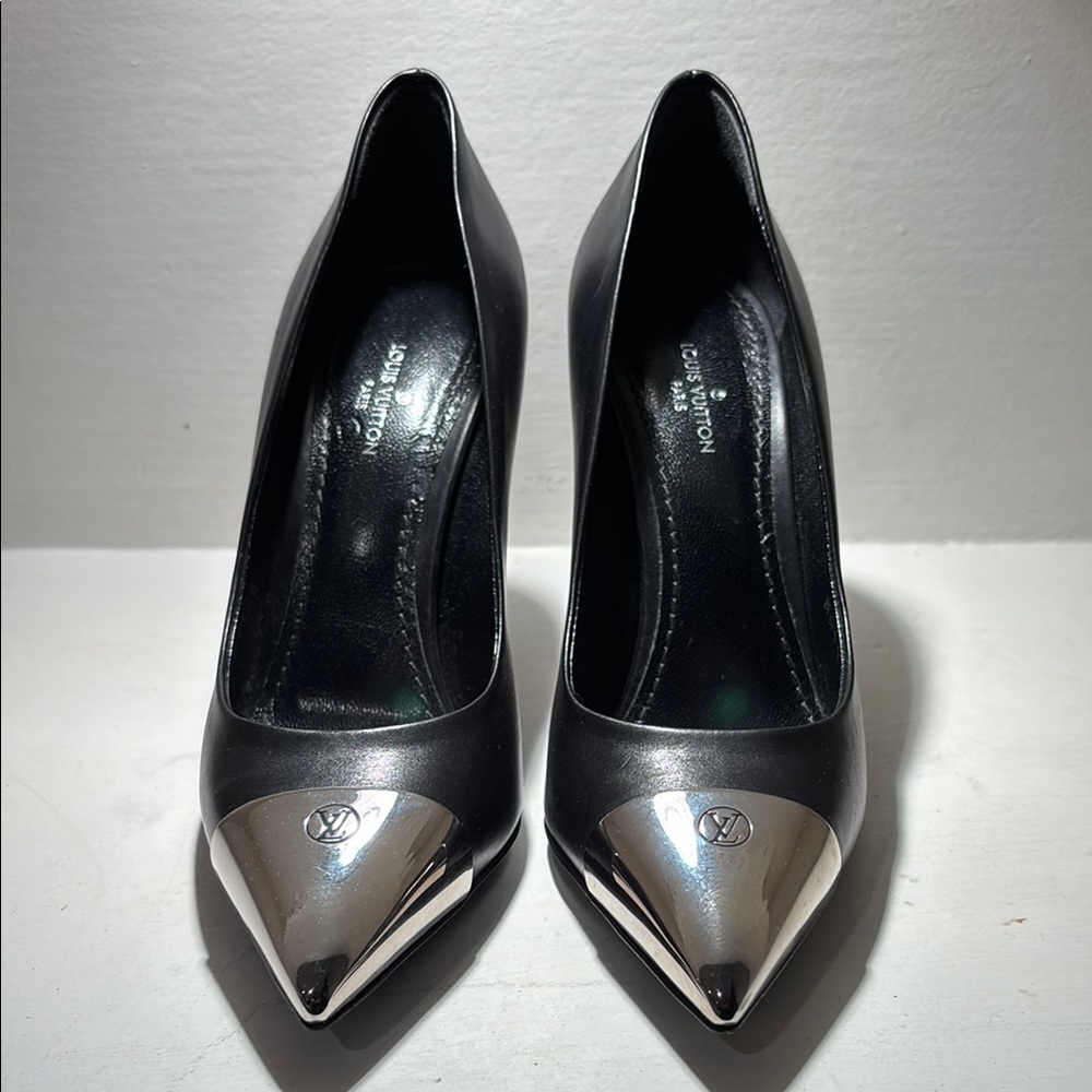 Louis Vuitton Black and Silver High Heels Size 4.5 US or Size 34. - Picture 6 of 17